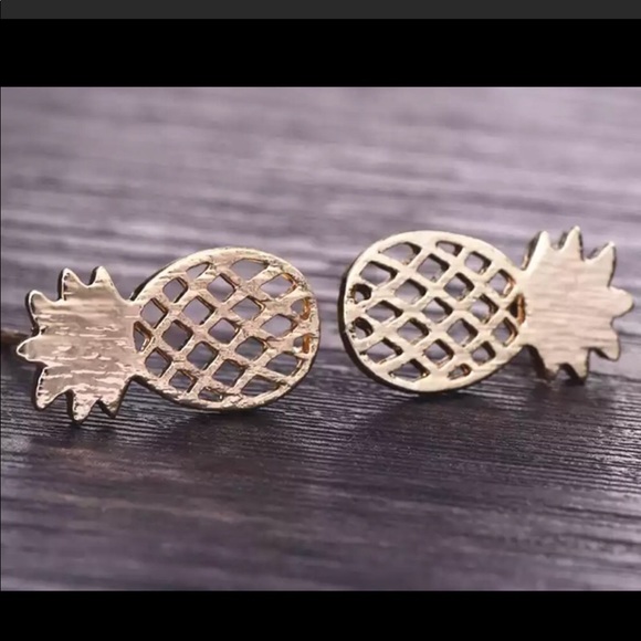 LAST SET Golden Pineapple Stud Earrings - Picture 6 of 6